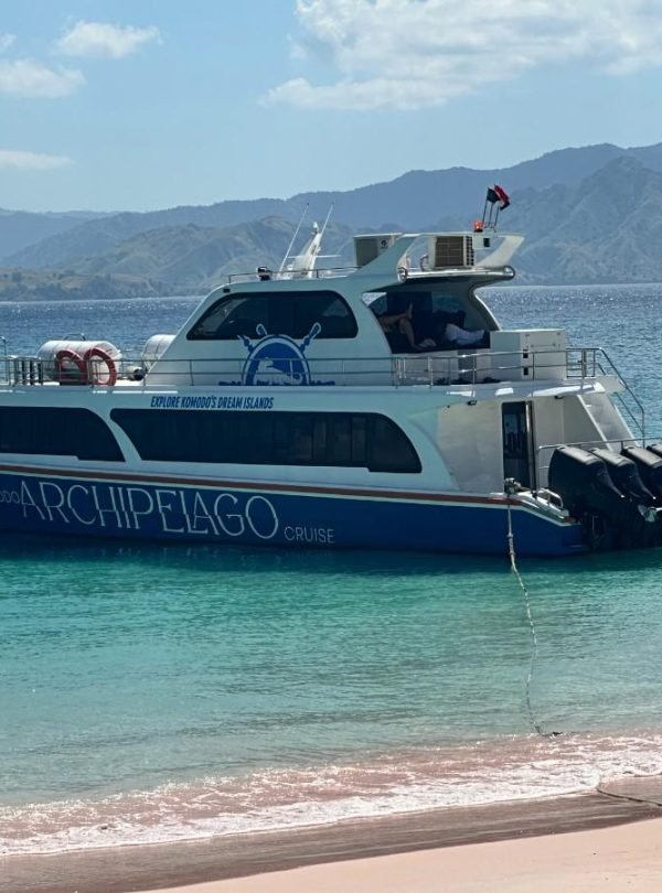 boating-komodo-islands