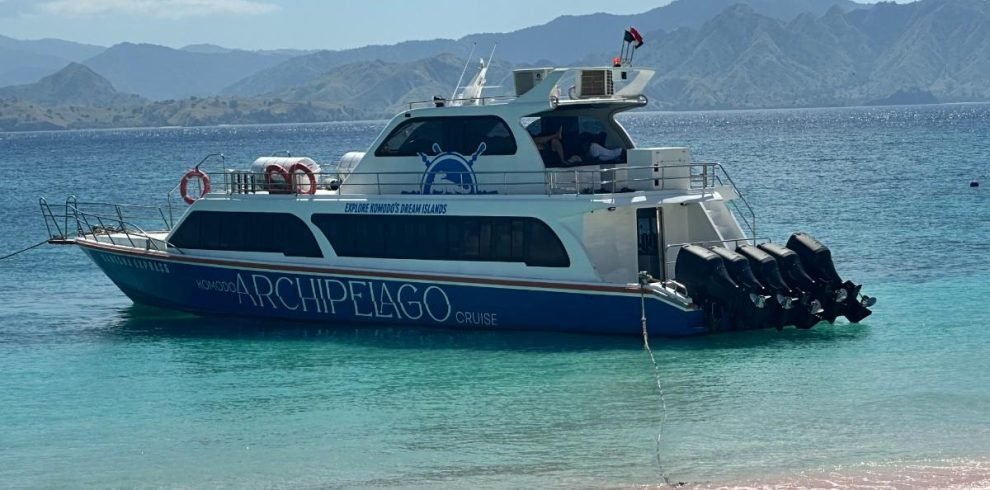 boating-komodo-islands