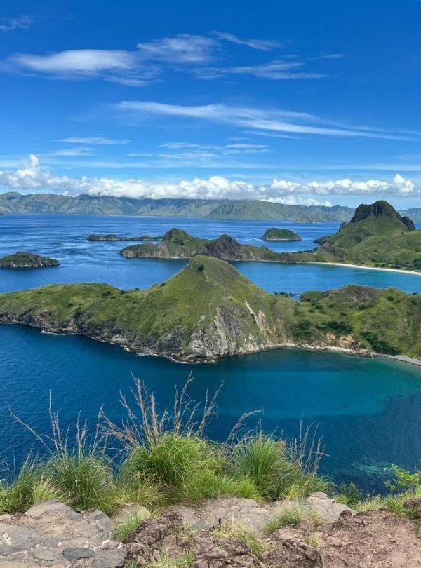 island-hopping-komodo